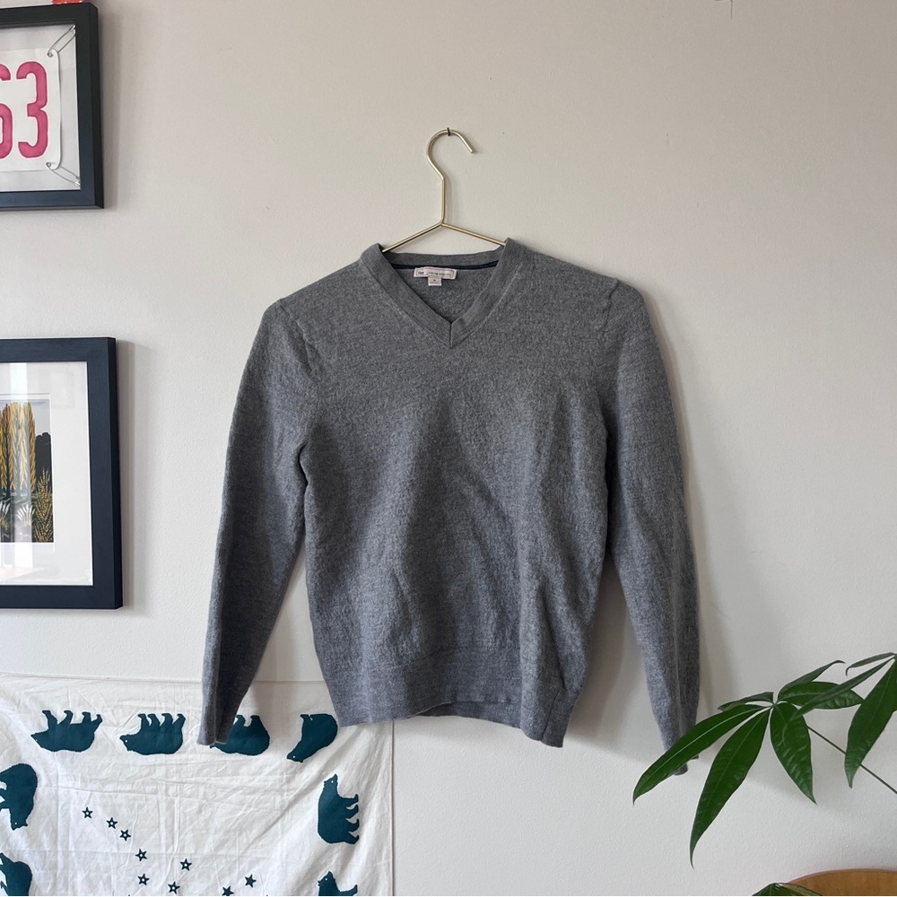 Vintage Gray V-Neck Gap Sweater, Extra Fine Merino Wool